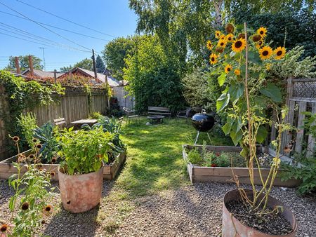 For Lease - 184 Franklin Avenue Unit# Main Fl, Toronto, Ontario - Photo 4