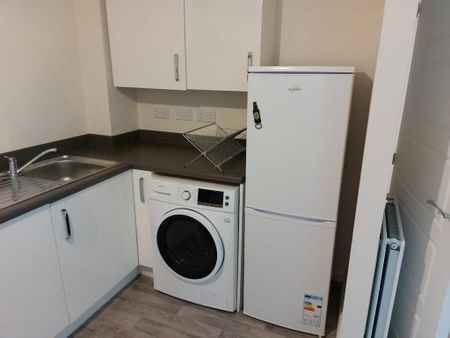 2 bedroom flat to rent - Photo 5