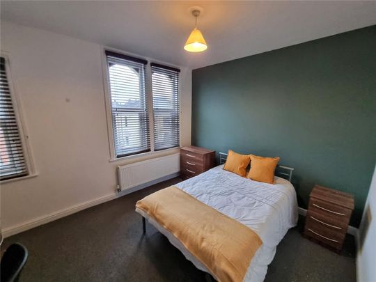 1 bedroom in a house share to rent - Photo 1