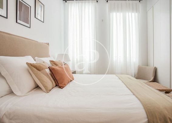 Piso de alquiler en Calle de Juan de Mena, Jerónimos - Photo 1