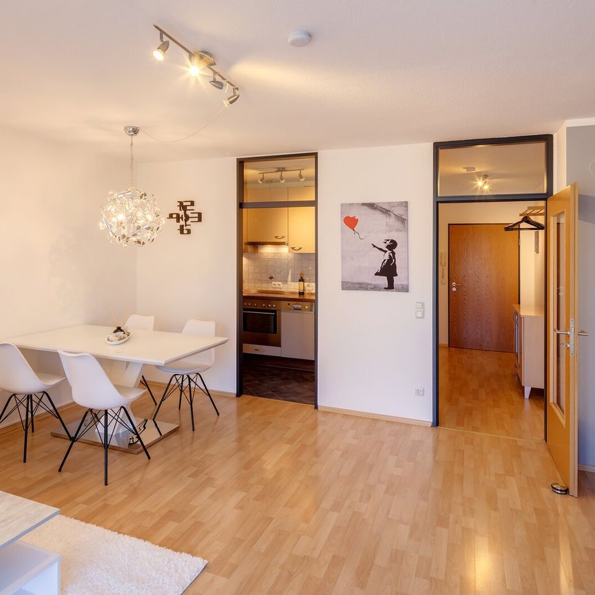 Bright garden apartment with patio for rent - Photo 1