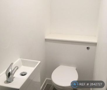 2 bedroom end of terrace house to rent - Photo 6