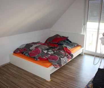 4-Zimmer-Wohnung über 2 Ebenen mit Balkon und Gartennutzung - Photo 3