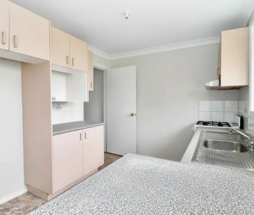 Neat and Convenient Family Home in Quiet Cul-de-Sac! - Photo 3