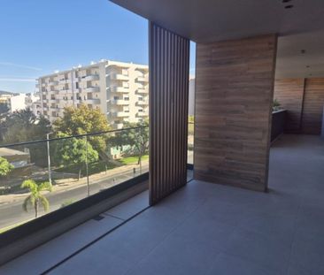 2 room luxury Flat for rent in Faro, Distrito de Faro - Photo 1