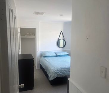 Ellenbrook - Photo 4