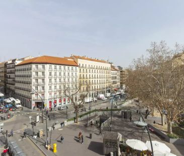 Room in a shared 6-bedroom apartment for rent in Embajadores, Madrid - Foto 3