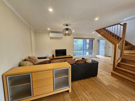 3/7 Holland Court, Oakleigh VIC 3166 - Townhouse For Rent | Domain - Photo 2