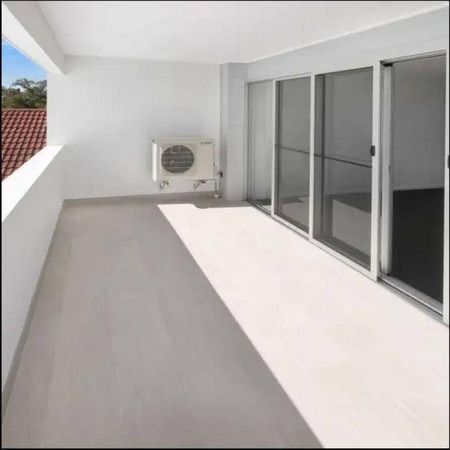 As New Pet Friendly 3 Bedroom Apartment - Photo 2