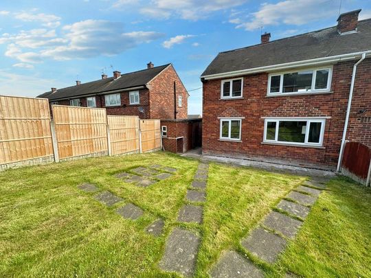 2 bedroom end of terrace house to rent - Photo 1