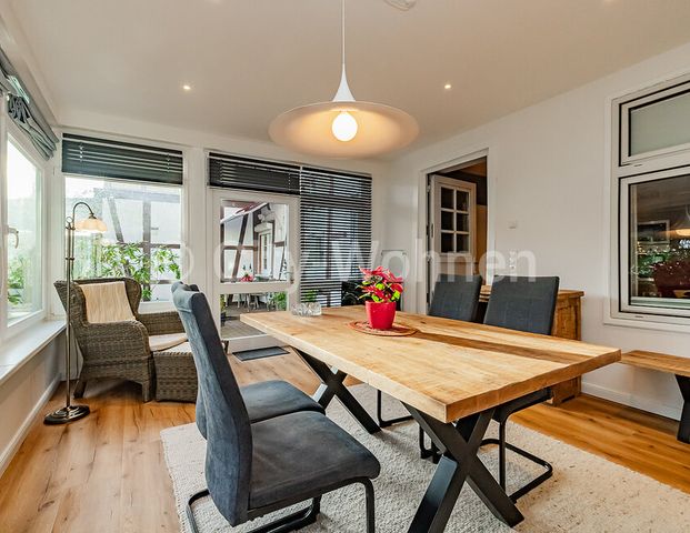 Möblierte 2-Zimmer Wohnung auf Zeit in einem sanierten Fachwerkhaus mit Terrasse in Hamburg-Klein Flottbek - Photo 1