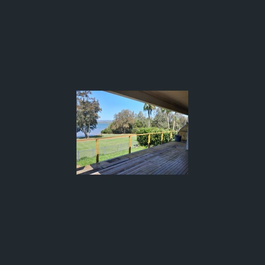 FOUR BEDROOM FAMILY HOME - GREAT LOCATION - Photo 1