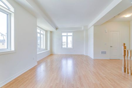 For Lease - 454 Silver Maple Road, Oakville, Ontario - Photo 4