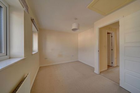 2 bedroom semi-detached house to rent - Photo 3