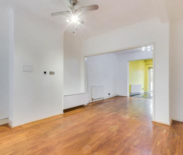 5 bedroom semi-detached house to rent - Photo 2