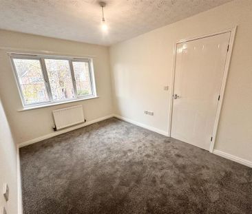 3 bedroom end of terrace house to rent - Photo 2