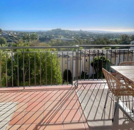 Luxury Apartment for rent in Benahavís, Spain - Photo 3