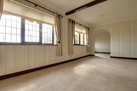 4 bedroom detached bungalow to rent - Photo 3