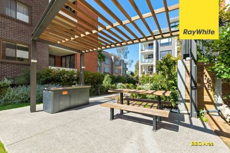 Modern Light Filled Two Bedroom Unit - Photo 5