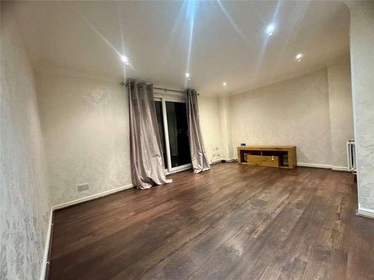 Pearcy Close, Harold Hill, Romford, RM3 - Photo 1