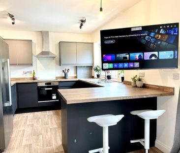 1 bedroom in a house share to rent - Photo 3