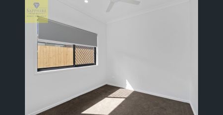 Spacious Interiors & Prime Location – 4-Bedroom Home in White Rock - Photo 4