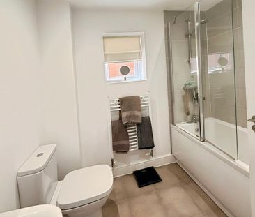 2 bedroom semi-detached house to rent - Photo 6
