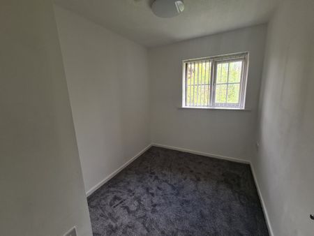 2 Bed Flat, Marshbrook Drive, M9 - Photo 2