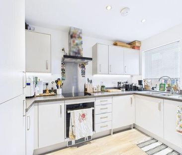 2 bedroom semi-detached house to rent - Photo 4