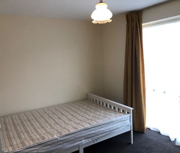 1 Bed Flat, Dellow Close, IG2 - Photo 4