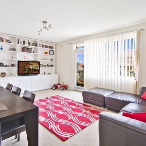 MODERN 2 BEDROM APARTMENT - Photo 2