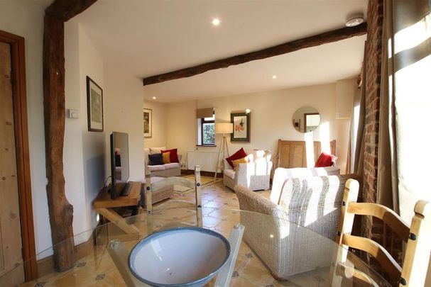 1 bedroom detached bungalow to rent - Photo 1