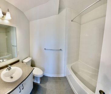 For Lease - 3165 Elgin Mills Road, Markham, Ontario - Photo 2