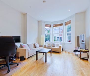 Immaculate Two Bedroom Flat to Rent in London, W4 - Photo 1