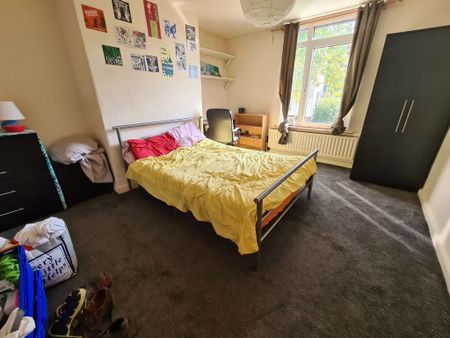 4 bedroom house to rent - Photo 3