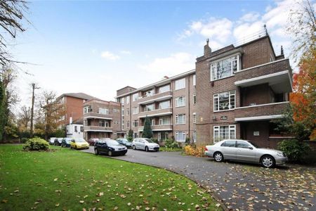 3 bedroom flat to rent - Photo 4