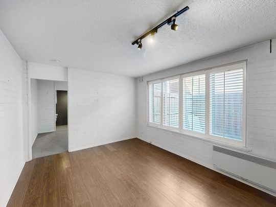 Updated Ground Floor Apartment - Photo 1