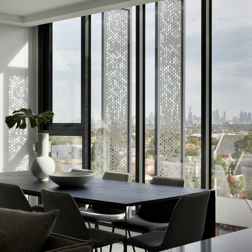 Spacious 133.9m2 apartment with city views - Photo 1
