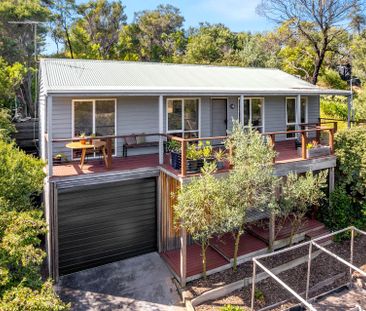 Enjoy Peninsula living in a stylish, renovated coastal home. - Photo 5