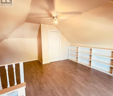 4825 CRYSLER AVENUE, Niagara Falls, Ontario, L2E3W3 - Photo 2