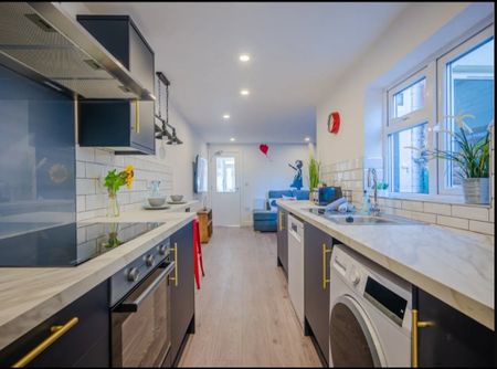 Room in a Shared House, Hugh Road, CV3 - Photo 2