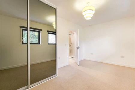 2 bedroom flat in 47 Allcroft Road - Photo 5