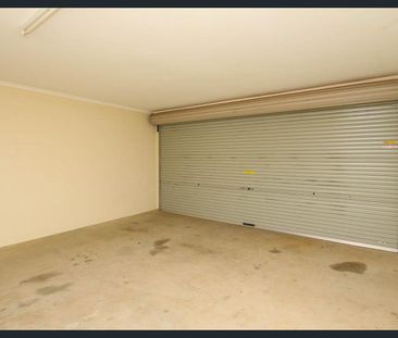 Family Home in convenient location - Photo 4