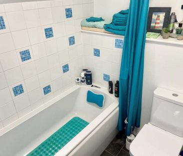 2 bedroom flat to rent - Photo 5