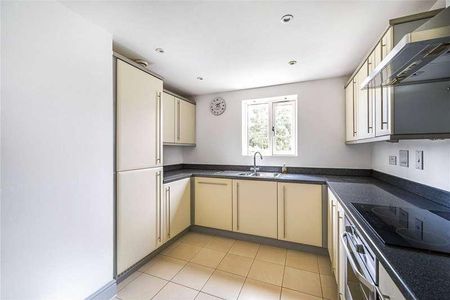 Sandy Lane, Woking, Surrey, GU22 - Photo 3