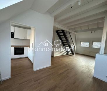 Frisch sanierte Dachgeschosswohnung mit neuer Einbauküche - Photo 2