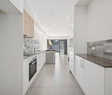 MODERN TOWNHOUSE CLOSE TO THE BEACH - Photo 1