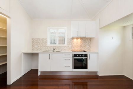 32 Hipwood Avenue, Coorparoo. - Photo 2