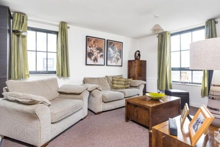 15 Lady Wallace Crescent, Lisburn, BT28 3GP - Photo 2