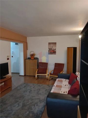 1 camera, 45 mp, Mobilat si Utilat, bloc cu lift, Garii - Photo 4